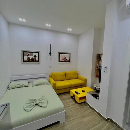 Апартаменты Gersi'S Daily Apartament Тирана Экстерьер фото